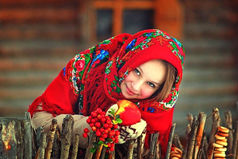 Это во франции — девушка-загадка, а в россии: баба-ребус.