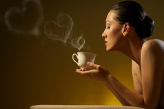 За каждой преуспевающей женщиной… значительный объем выпитого кофе.