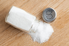 Только в России соль может быть крупнее, чем дырки в солонке. 